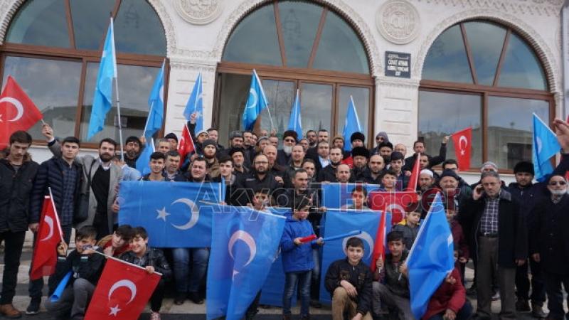 Çinin Doğu Türkistandaki zulmü  Protesto edildi