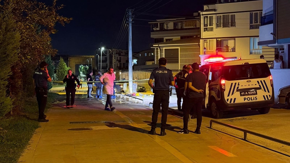 Cinayete kurban giden abla ve kardeşe acı veda