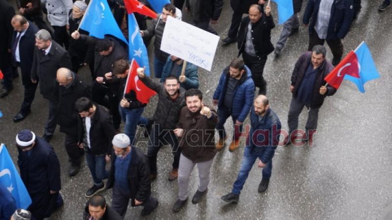 Çinin Doğu Türkistandaki zulmü  Protesto edildi