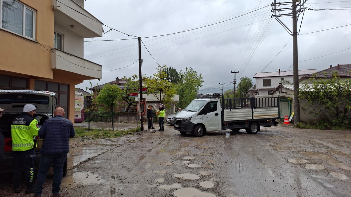 Cip ile kamyonet çarpıştı: 1 yaralı