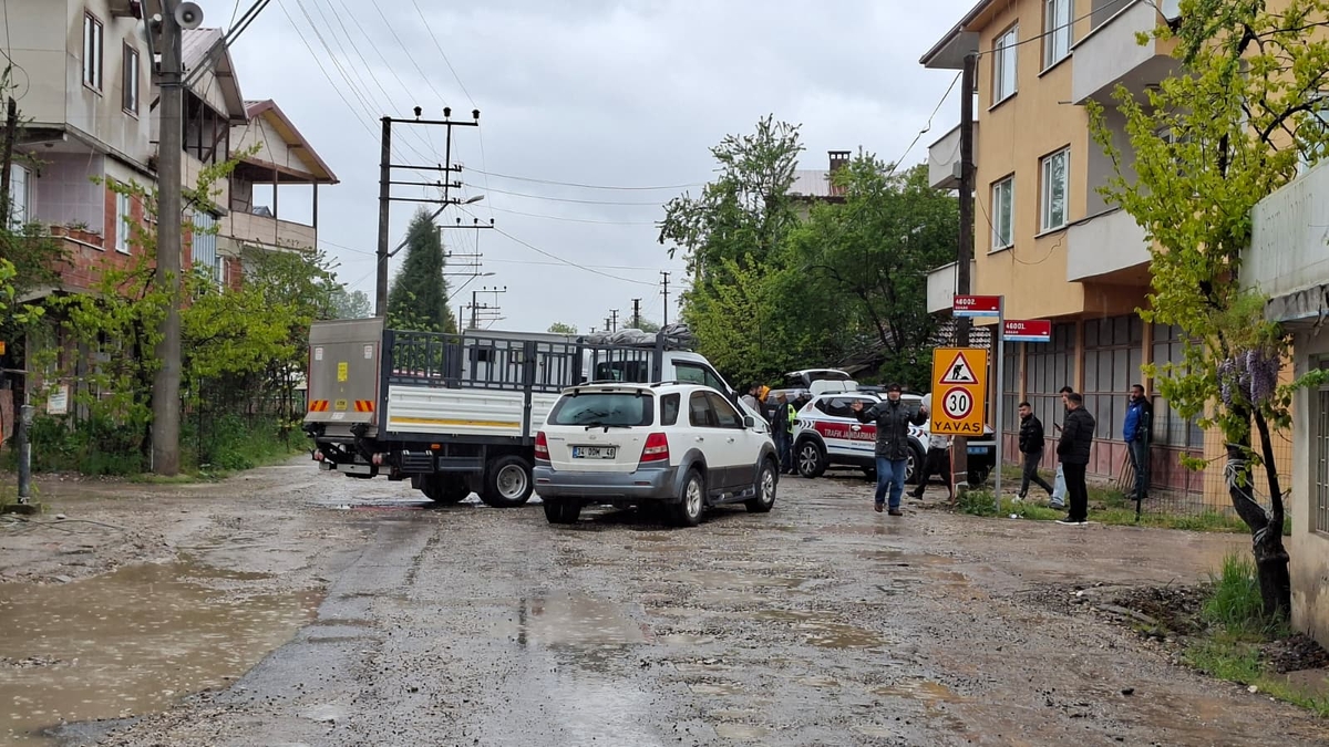 Cip ile kamyonet çarpıştı: 1 yaralı