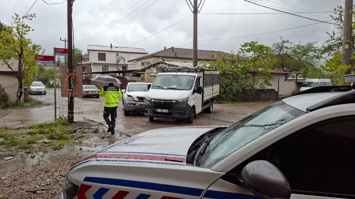 Cip ile kamyonet çarpıştı: 1 yaralı