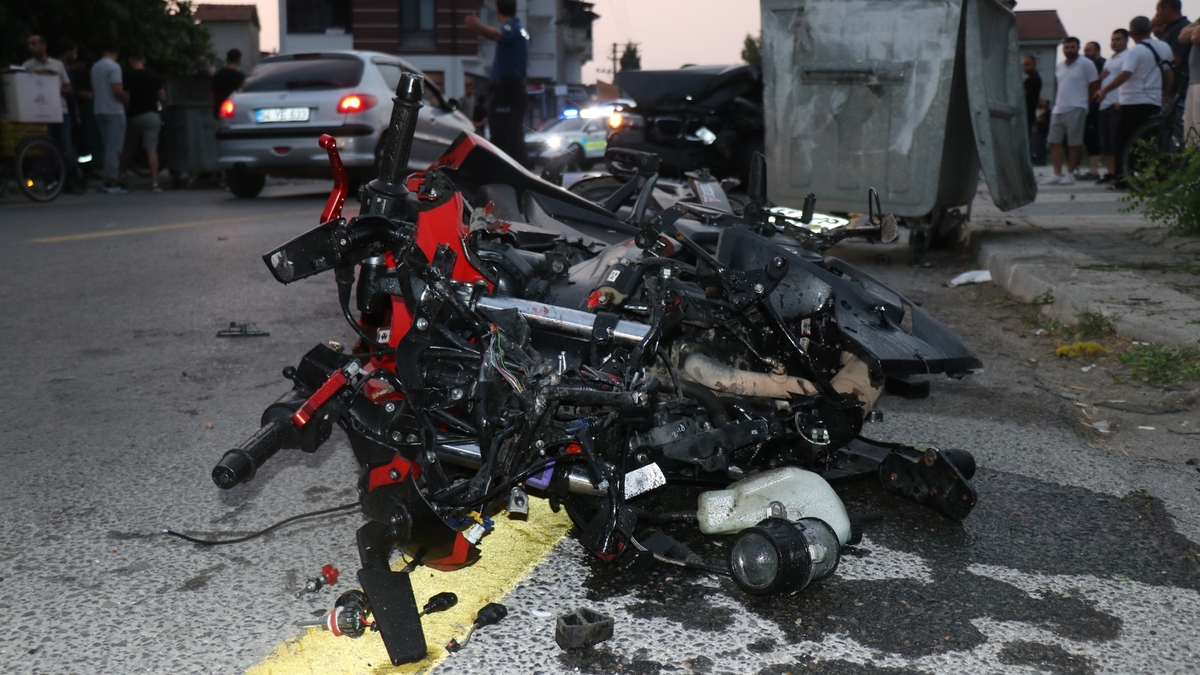 Cip ile motosiklet kafa kafaya çarpıştı; 17 yaşındaki genç öldü