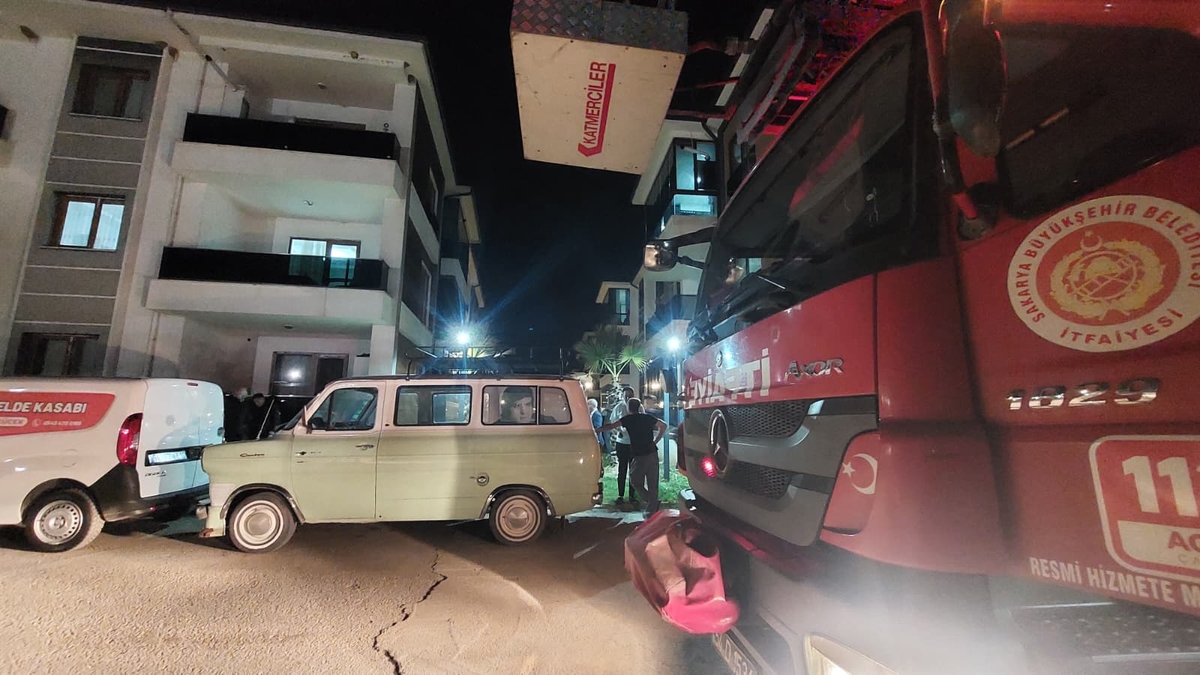 Çocuk evde kilitli kaldı, itfaiye yardıma koştu