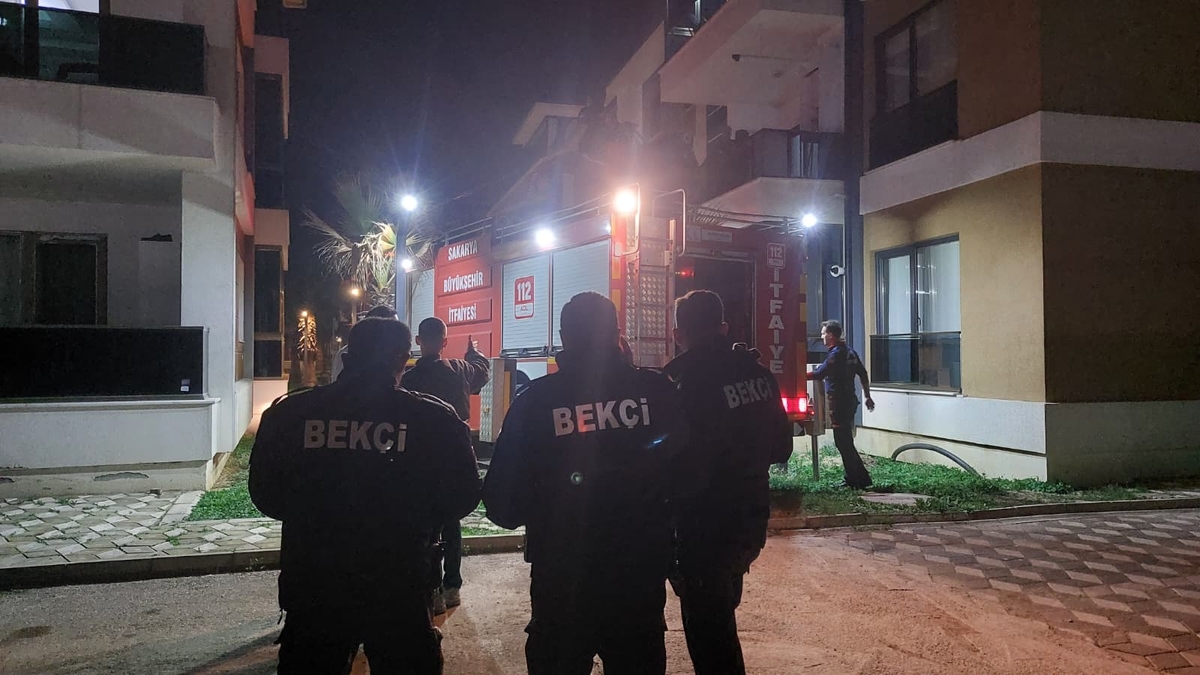 Çocuk evde kilitli kaldı, itfaiye yardıma koştu