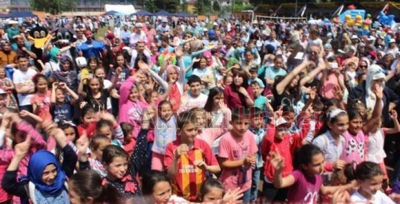 Çocuk Şenliğinde Çocuklar Gün Boyu Eğlendi