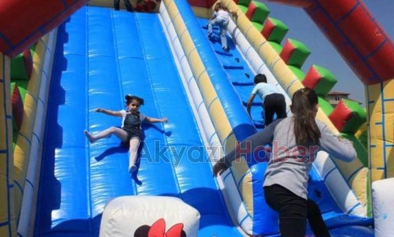 Çocuk Şenliğinde Çocuklar Gün Boyu Eğlendi