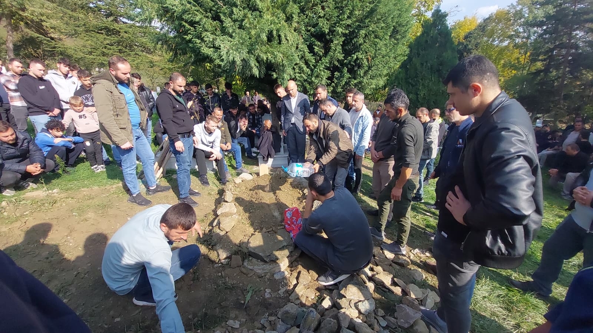 Çocuk sürücünün hayattan kopardığı 2 yaşındaki Eslem toprağa verildi