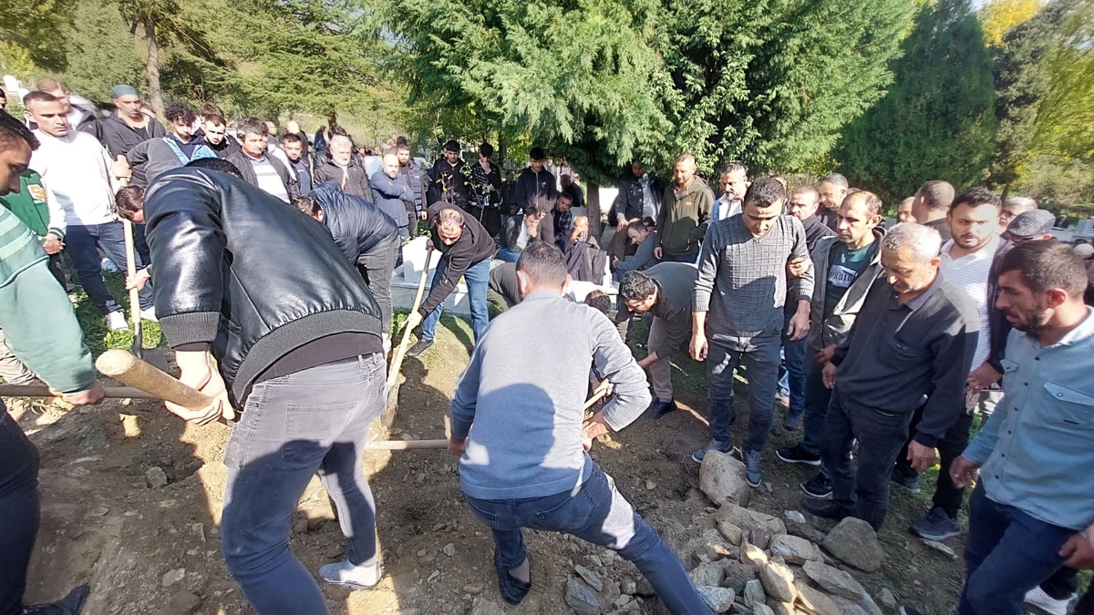 Çocuk sürücünün hayattan kopardığı 2 yaşındaki Eslem toprağa verildi