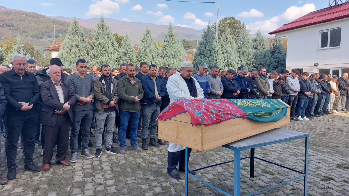 Çocuk sürücünün hayattan kopardığı 2 yaşındaki Eslem toprağa verildi