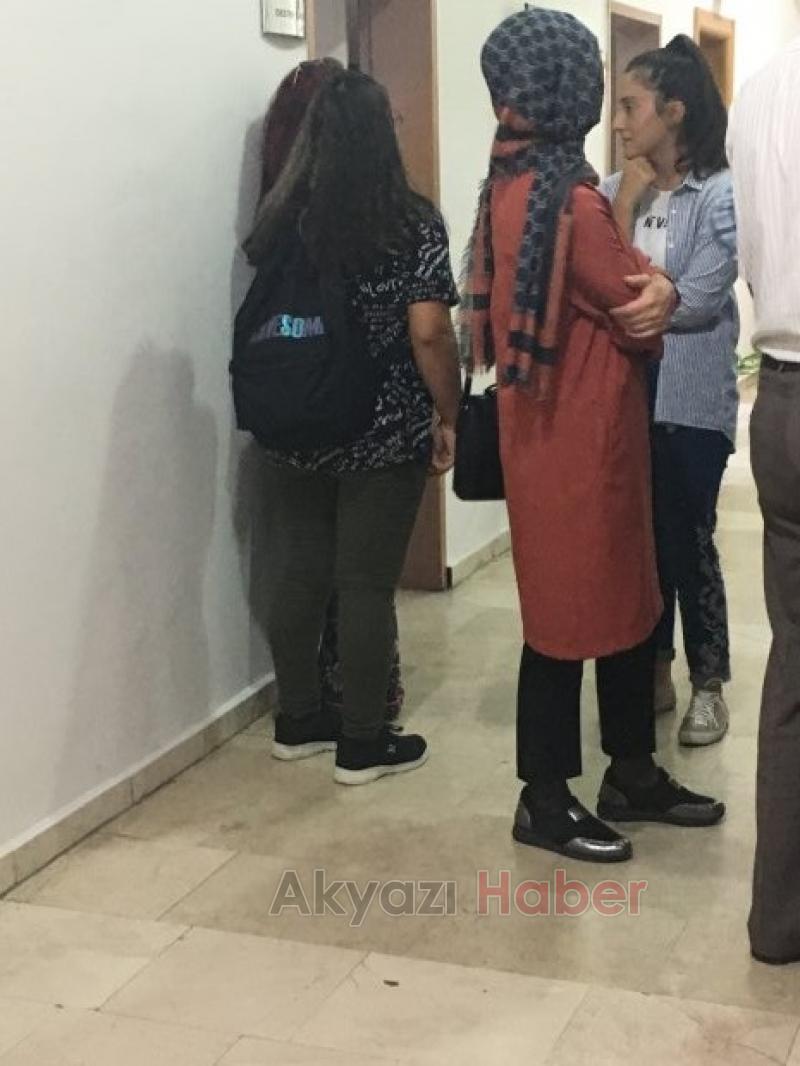 Çocukları açıkta kalan velilerden eylem