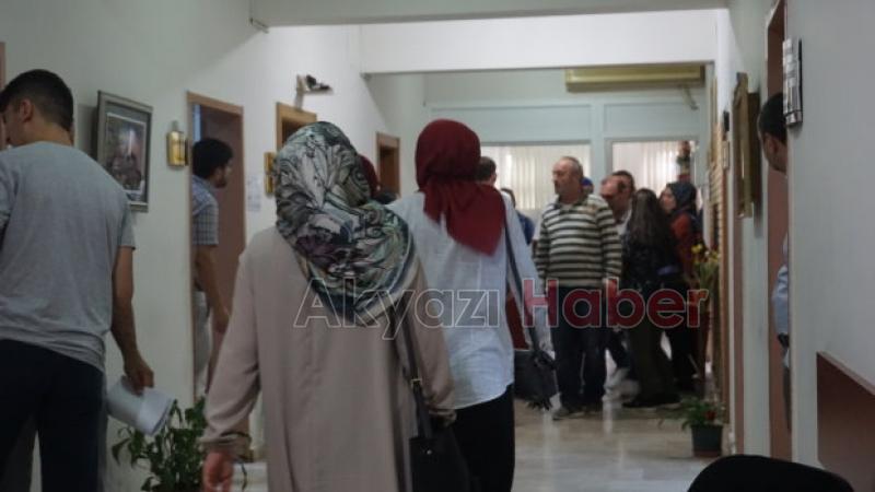 Çocukları açıkta kalan velilerden eylem