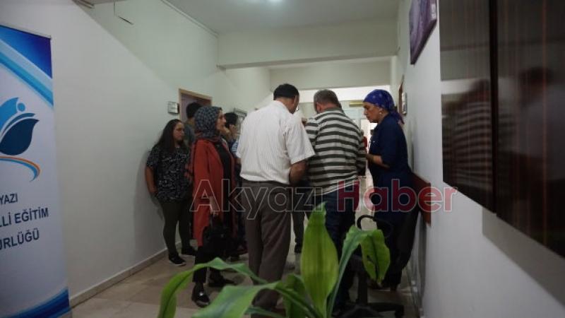 Çocukları açıkta kalan velilerden eylem