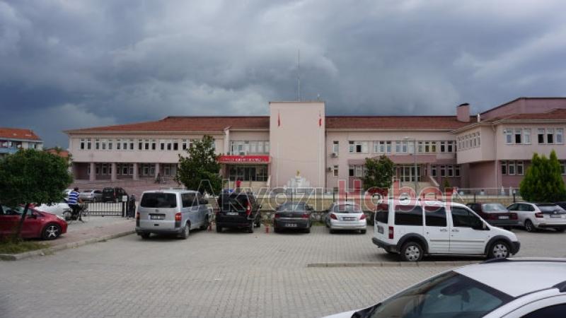 Çocukları açıkta kalan velilerden eylem