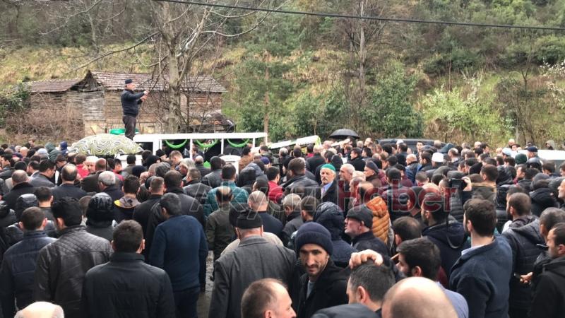 Coşkun Furuncu Defnedildi