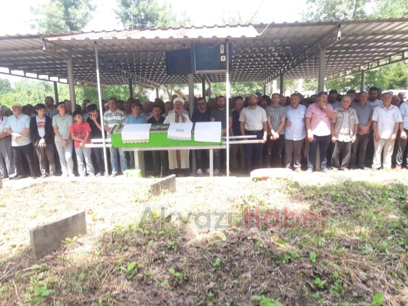 Cuma Namazı Sırasında Kalp Krizi Geçirdi 