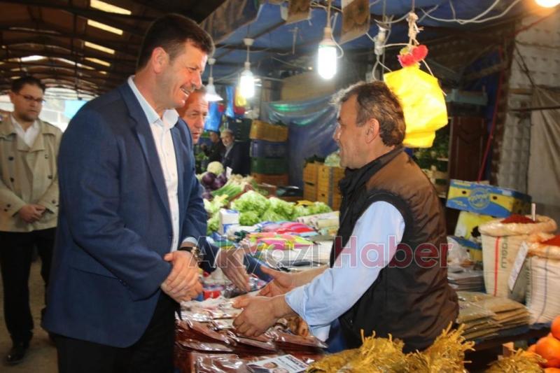 Cumhur İttifakı Adayları Pazar Yeri Esnafıyla Buluştu