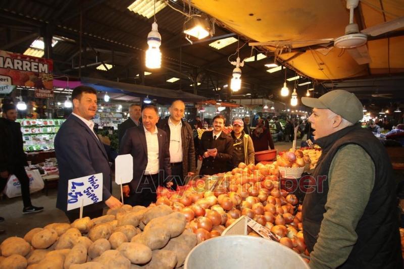 Cumhur İttifakı Adayları Pazar Yeri Esnafıyla Buluştu