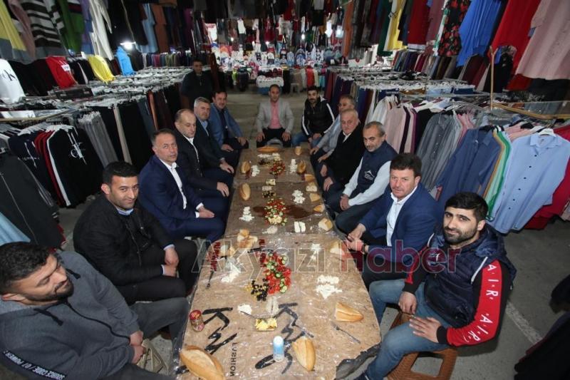 Cumhur İttifakı Adayları Pazar Yeri Esnafıyla Buluştu