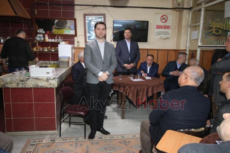 Cumhur İttifakı Adayları Yeni Camide kahvehane ziyareti yaptılar