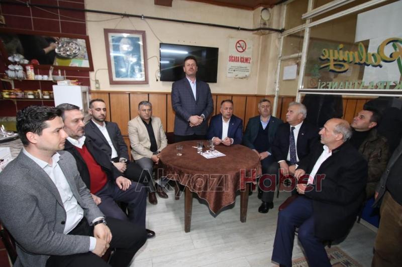 Cumhur İttifakı Adayları Yeni Camide kahvehane ziyareti yaptılar