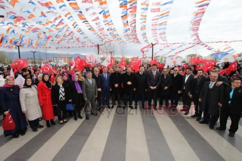 Cumhur İttifakı Akyazıda Halkla Buluşma Mitingi düzenledi