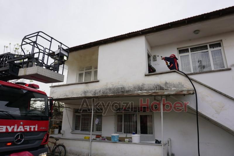 Yangını gören ev sahibi bayıldı