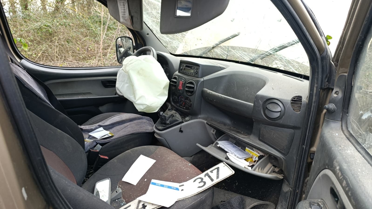 D-100'de kaza; Şarampole yuvarlandı