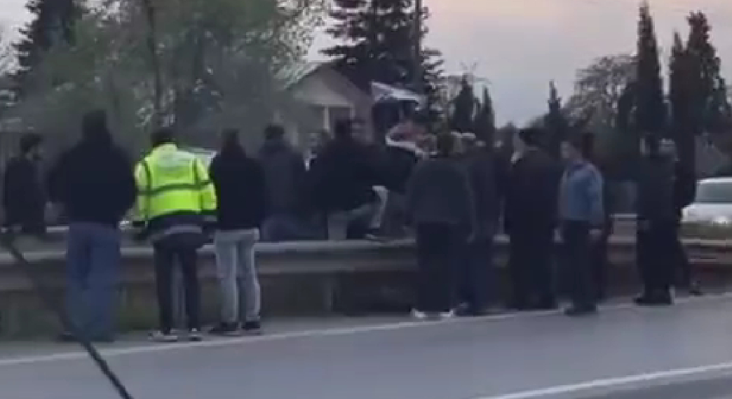 D-100'de panik anları; Yardıma koştular