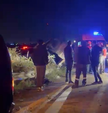 D140'da feci kaza: 1'i ağır 3 yaralı