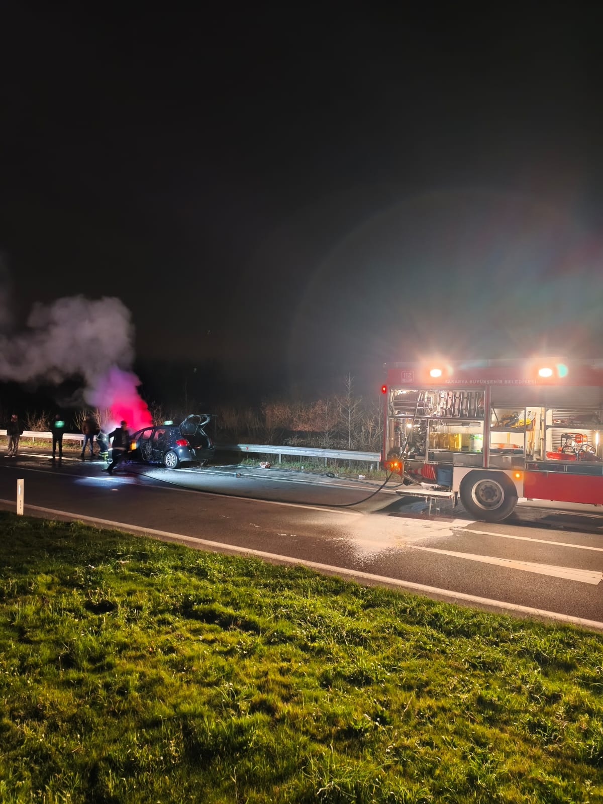 D-140'da otomobil alev alev yandı