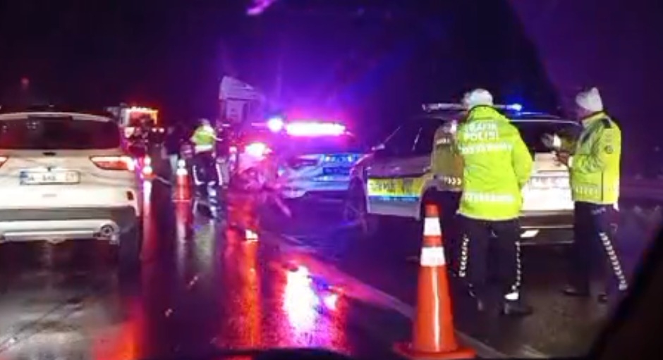 D-650'da kaza: Yaralılar var