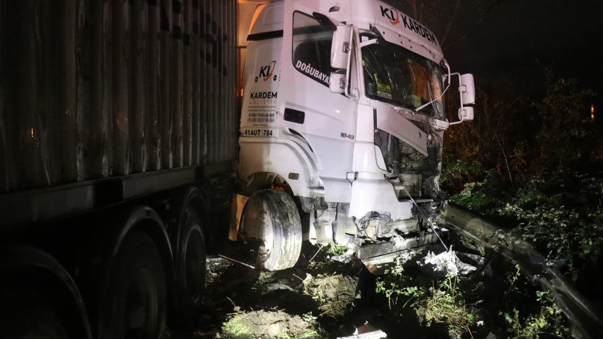 D-650'da kaza: Yaralılar var