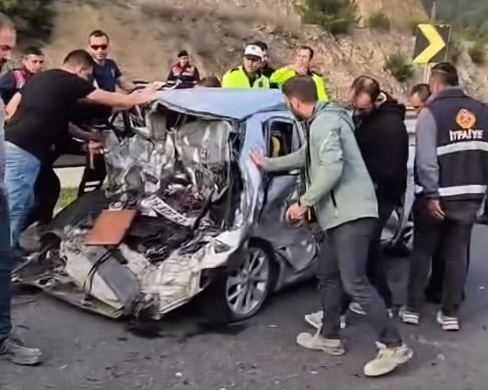 D-650'de feci kaza: 3 yaralı