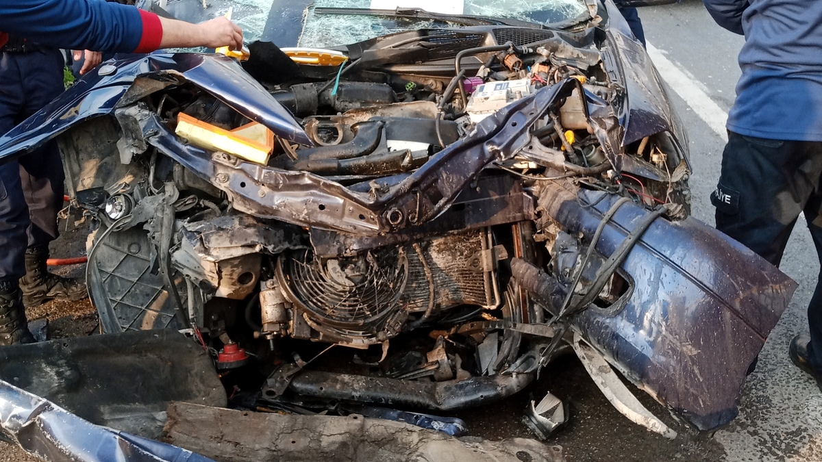 D-650'de ki kazada ağır yaralanan kadın hayatını kaybetti