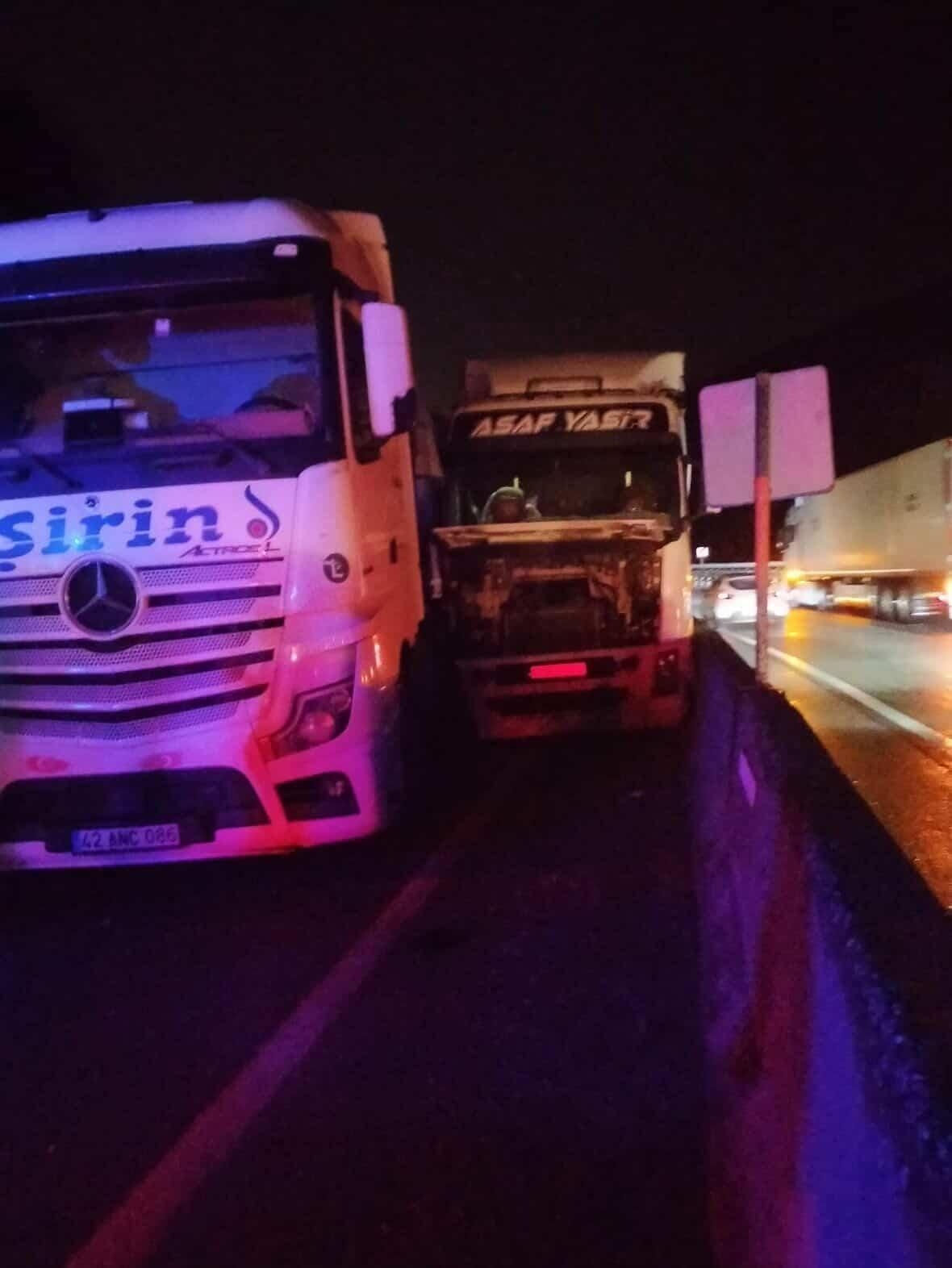 D-650'de zincirleme kaza; Bilecik yönü ulaşıma kapandı