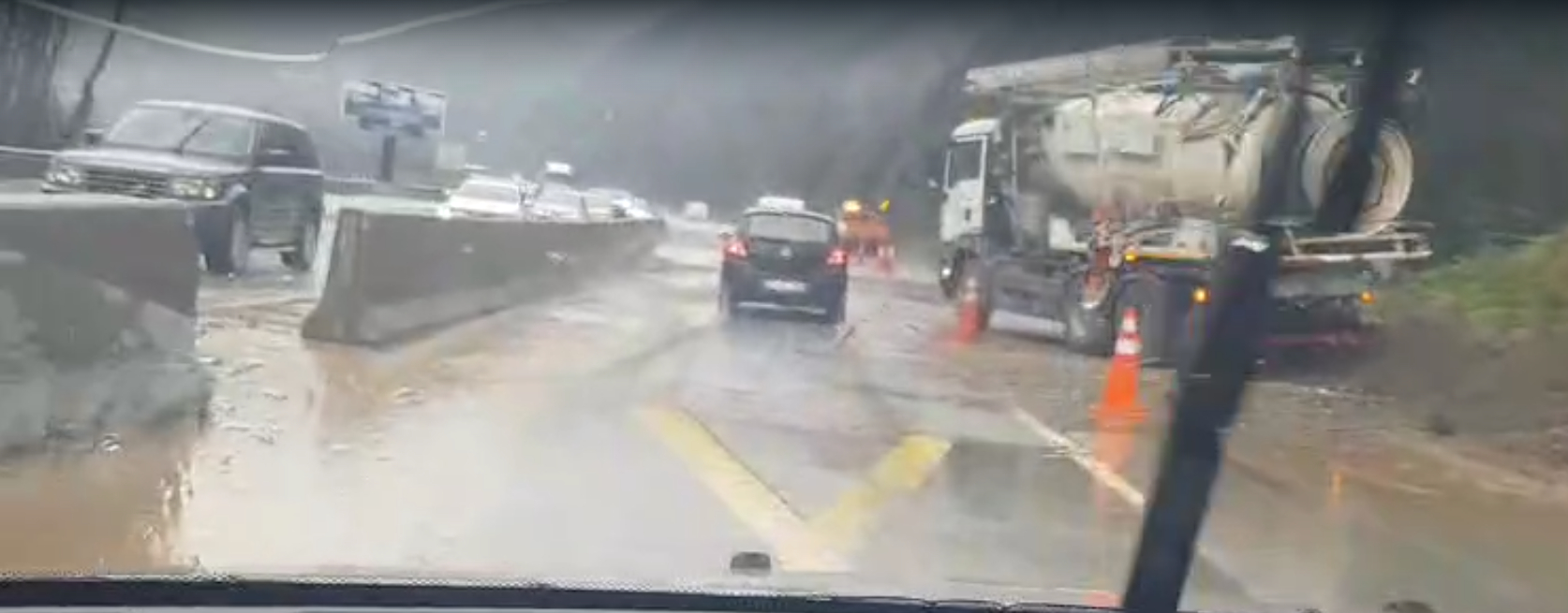 D-650'Ye çamur aktı