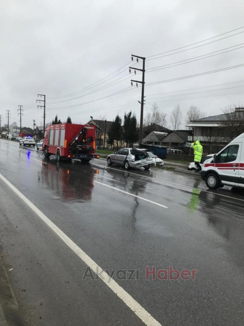 D100 de kaza 3 yaralı