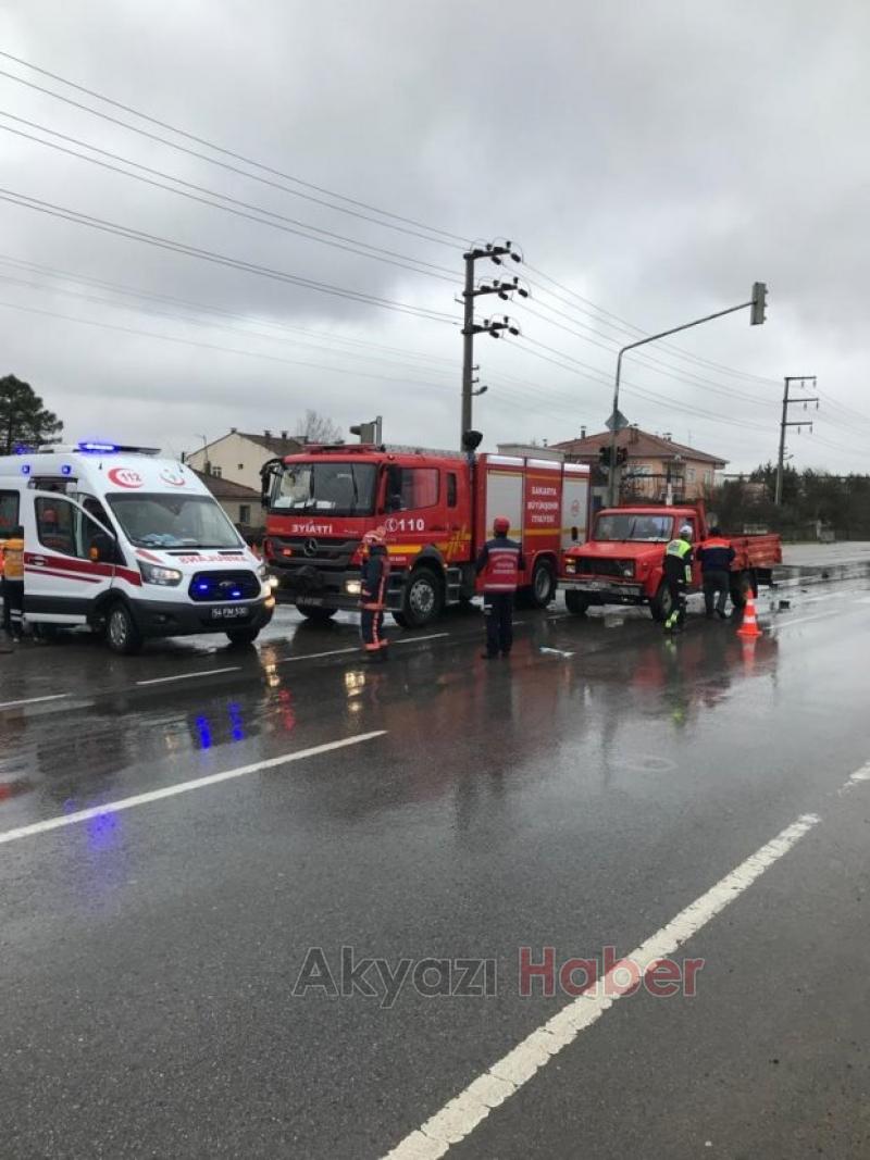 D100 de kaza 3 yaralı