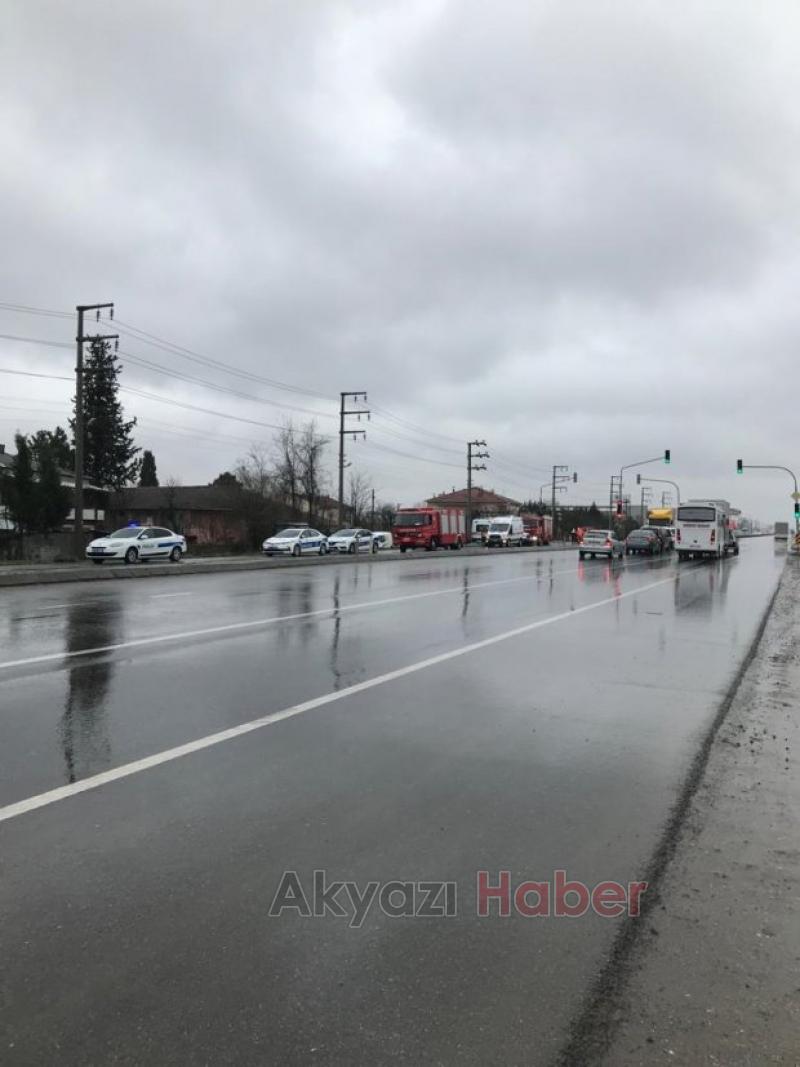 D100 de kaza 3 yaralı