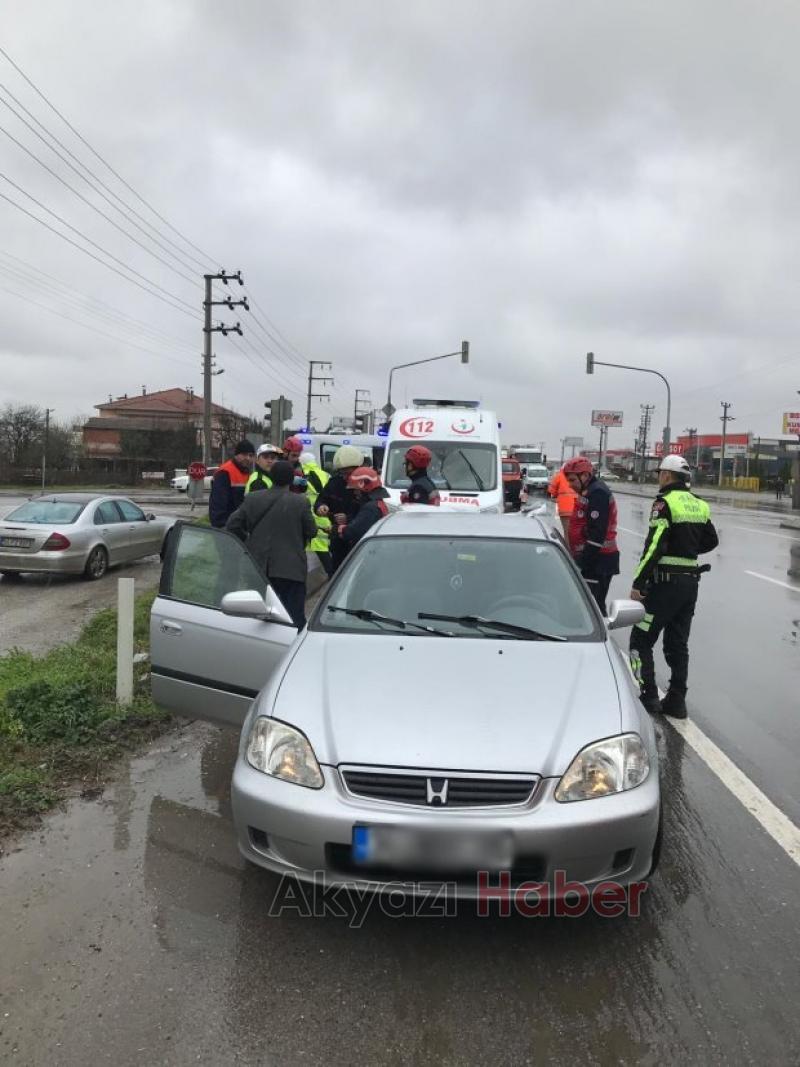 D100 de kaza 3 yaralı