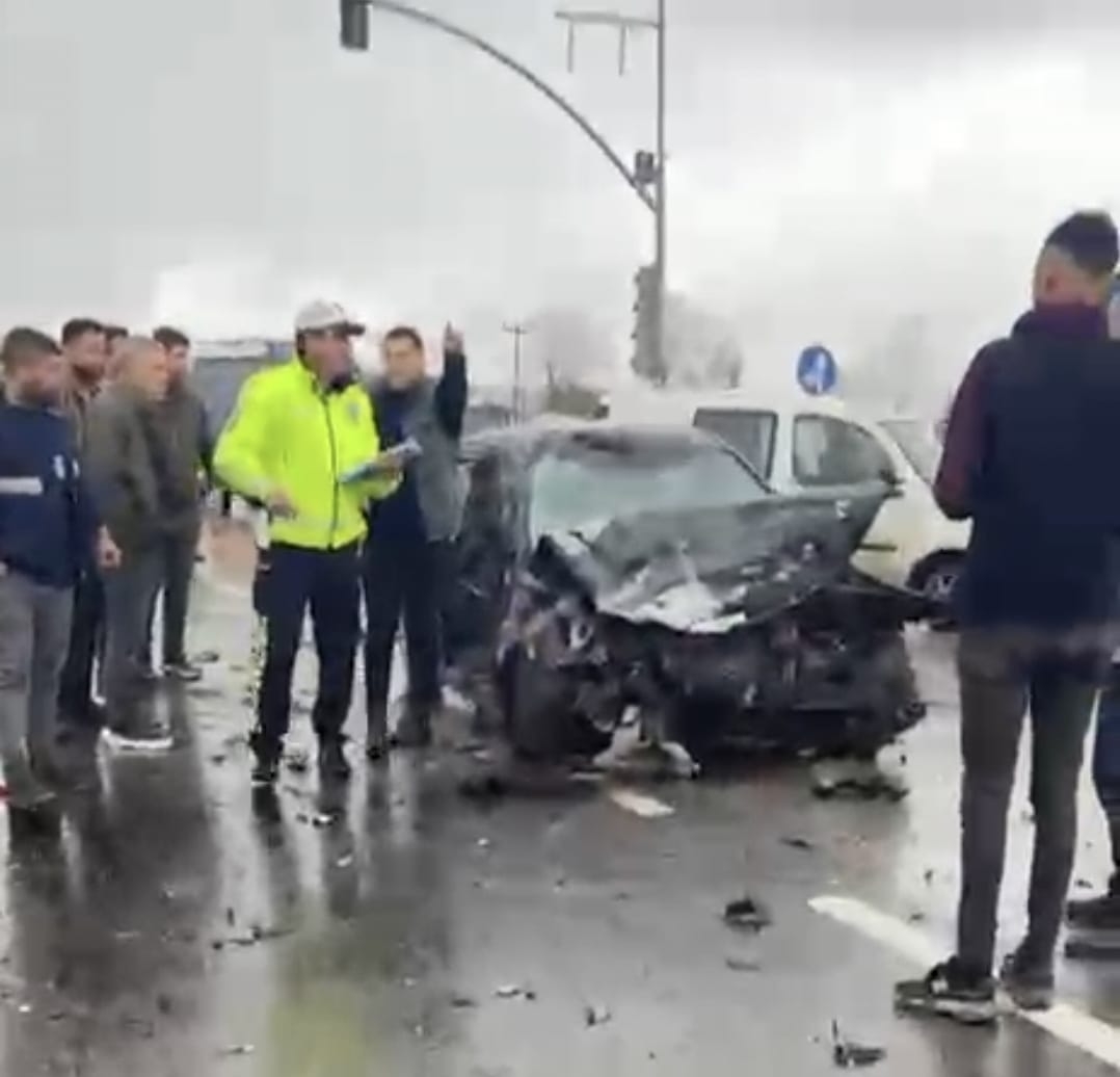 D100 üzerinde feci kaza