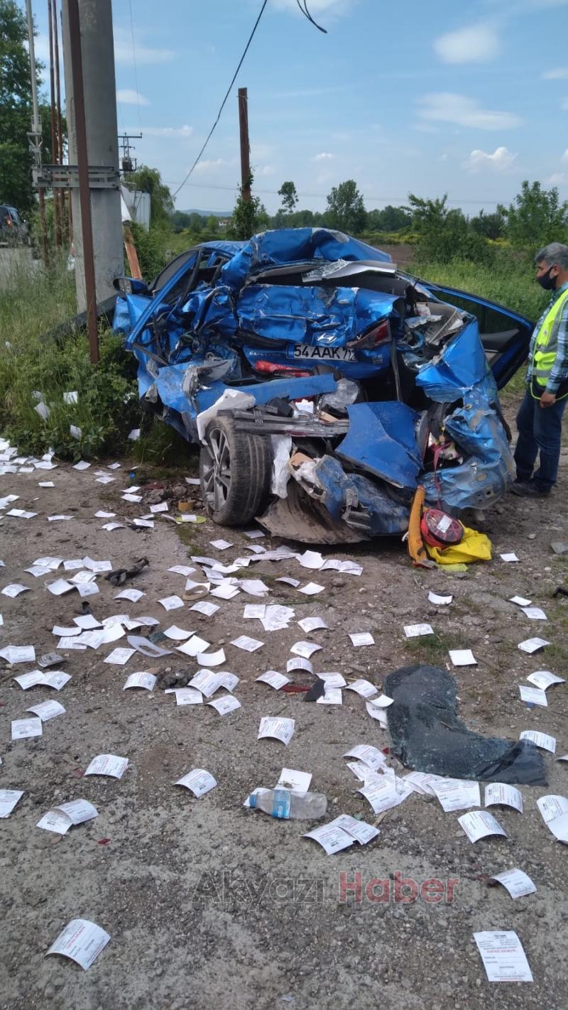 D100de kamyon otomobili biçti