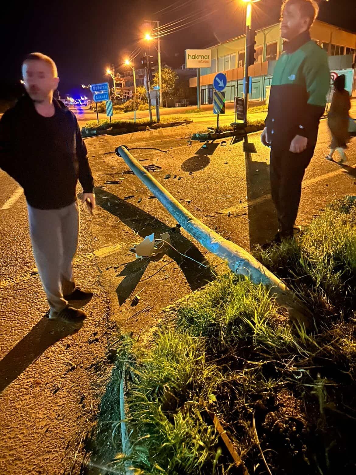 D-140 savaş alanına döndü: Alkollü sürücü kamyonla ortalığı birbirine kattı