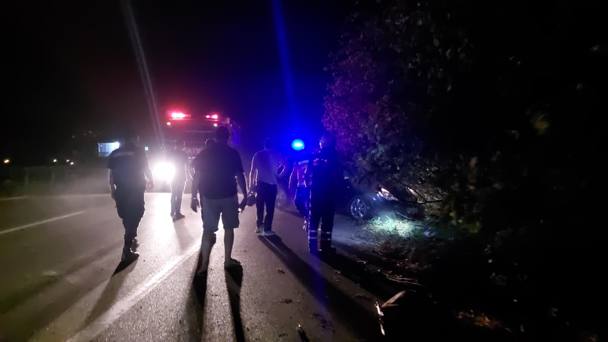 D140'ta Şarampole Uçan Otomobilde Aile Dehşeti! 3 Kişi Yaralandı