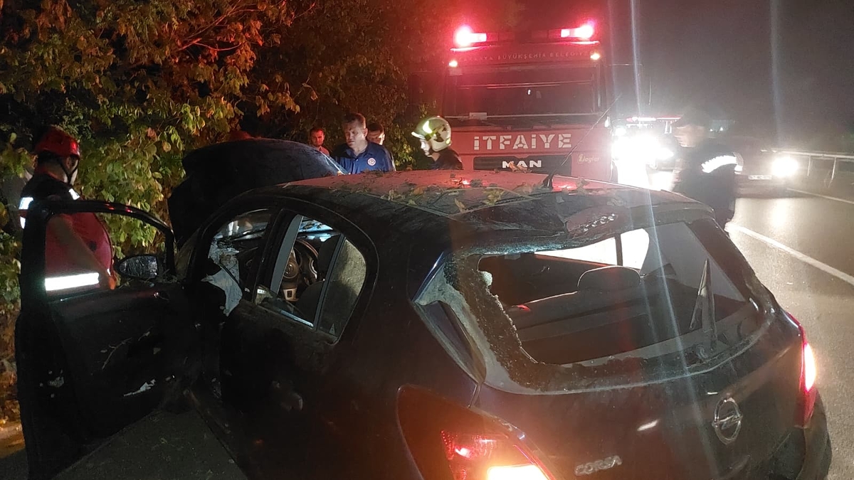 D140'ta Şarampole Uçan Otomobilde Aile Dehşeti! 3 Kişi Yaralandı