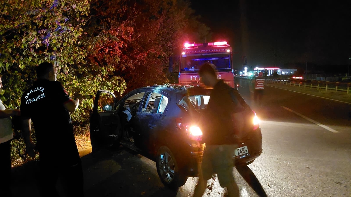 D140'ta Şarampole Uçan Otomobilde Aile Dehşeti! 3 Kişi Yaralandı