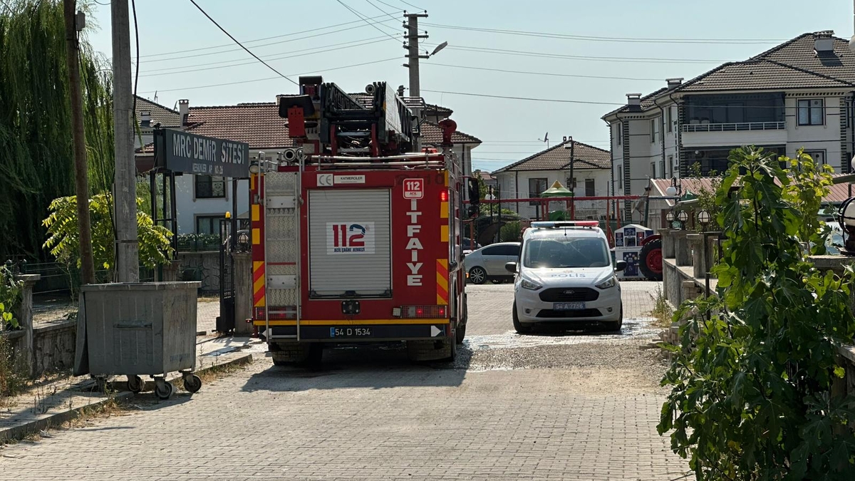 Dairede çıkan yangın paniğe neden oldu