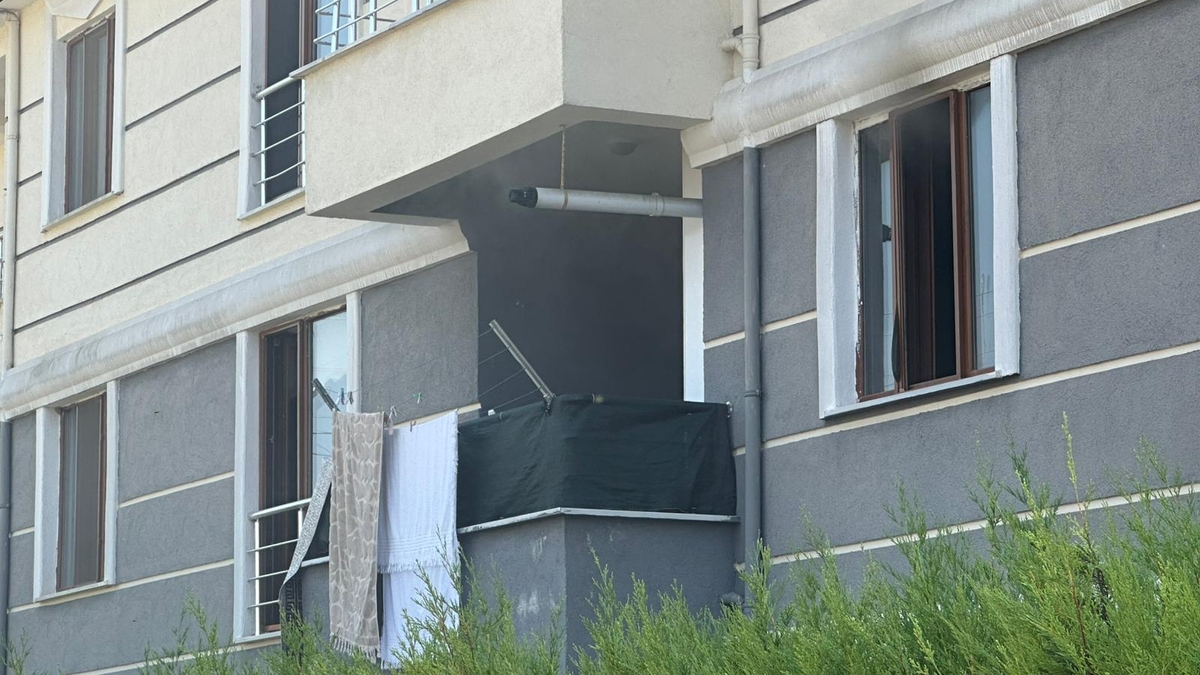Dairede çıkan yangın paniğe neden oldu
