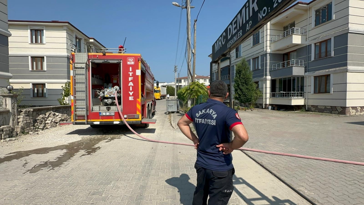 Dairede çıkan yangın paniğe neden oldu